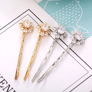 Sparkling floral hair pin set with clear zircons in gold and silver plating
