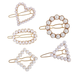 Set di 5 eleganti fermagli per capelli in perle dorate con forme geometriche
