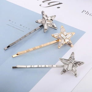 Set de barrettes étoile élégantes avec cristaux étincelants en doré, argenté et gris