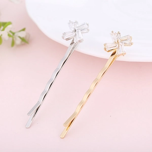 Squisiti fermagli per capelli in zircone a fiore in oro e argento con design ondulato