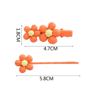 Detailed size view of orange flower hair clips with 4.7cm duckbill and 5.8cm snap clip