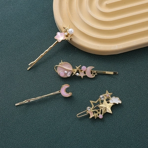 Haarklammer Set mit Stern und Mond, rosa Emaille und Perlen auf Vintage Tablett