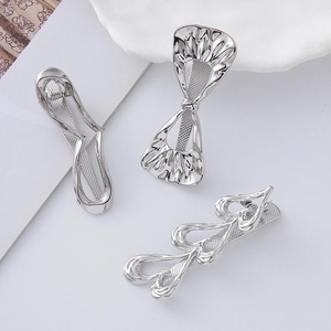 Set di 3 fermagli per capelli in metallo argentato con design a cuore e fiocco