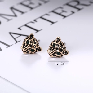 Fashionable golden leopard head stud earrings with green zircon eyes and black spots