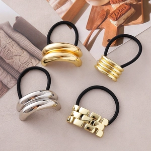 Minimalistisches Punk-Haarring-Set mit gold- und silbern polierten Metallröhrchen