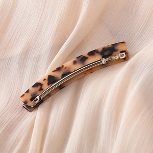 French minimalist leopard print banana clip made of acetate with silver metal spring buckle