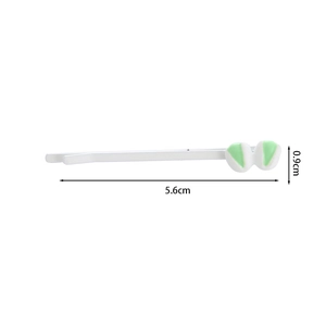 Minimalistische weiße Haarklammer mit grünen Herzdetails, Größe 5,6 cm x 0,9 cm