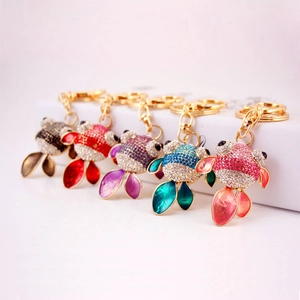 Porte-clés Poisson Rouge en Strass Alliage de Zinc Émail Animal Pendentif de Sac Décoration en Métal pour Femme Cadeau
