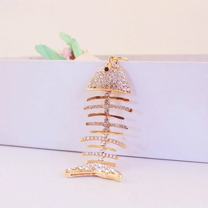 Porte-clés arête de poisson étincelant avec finition dorée et strass cristal