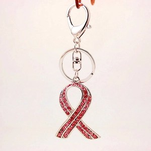 Portachiavi con nastro di strass rosa e chiusura a moschettone argento per borse