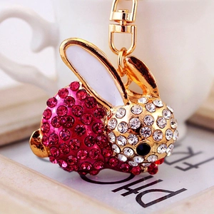 Glitzernder rosa Tierkreis-Hasen-Schlüsselanhänger mit Kristallen und edlem Goldkarabiner