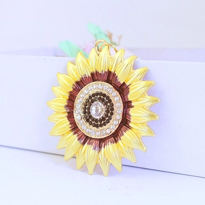 Sunflower Keychain For Women Rhinestone Inlaid Zinc Alloy Flower Pendant Key Ring Gold Plated Bag Hanging Accessories Gift
