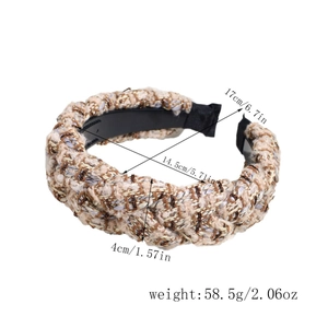 Detailed size chart of beige knitted headband with width 4cm and weight 58.5g