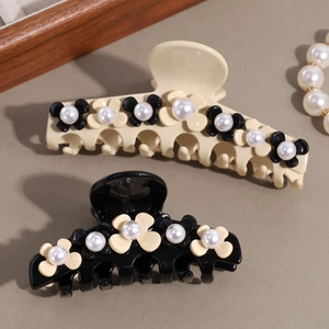 Elegant French style flower and pearl hair claw clips in beige and black set