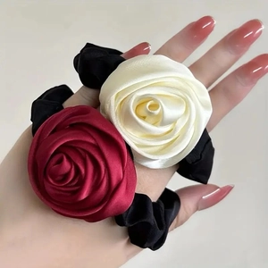 Set di elastici per capelli a rosa in raso retrò francese bordeaux e bianco crema