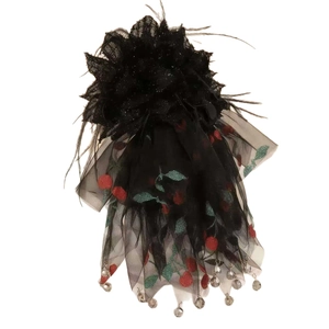 Pince à cheveux gothique avec fleur en dentelle noire, voile cerise et perles pendantes