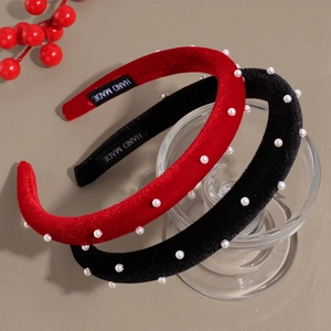 Velvet pearl headband set in red and black colors for a vintage high crown hair style