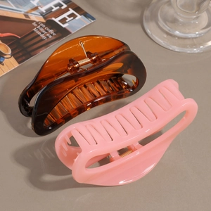 Pinces à cheveux en forme de lune en ambre et rose cerise pour coiffure élégante