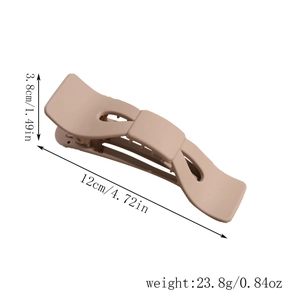 Detailed size metrics of 12cm matte leopard claw clip showing length and weight