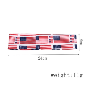 Détail du bandeau de yoga drapeau américain montrant la largeur de 6 cm et la longueur