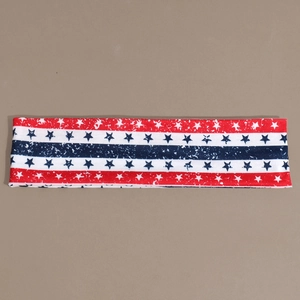 Détail du motif drapeau américain sur le bandeau de yoga à haute élasticité