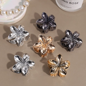 Eleganti mollette a fiore in metallo oro, argento e grigio per acconciature dallo stile unico