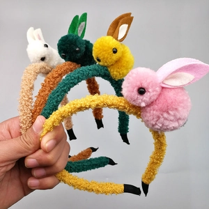 Serre-têtes lapin en laine d'agneau en blanc, vert, jaune et rose pour petites filles