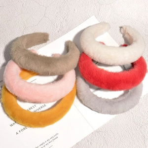 Bandeau Épais en Peluche pour Femmes Bandeau Large en Éponge Fausse Fourrure Accessoires Cheveux Hiver pour Coiffure