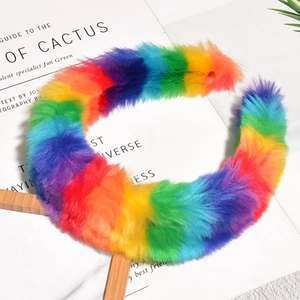 Cerchietto in peluche arcobaleno per donna con morbida pelliccia ecologica a forma di U