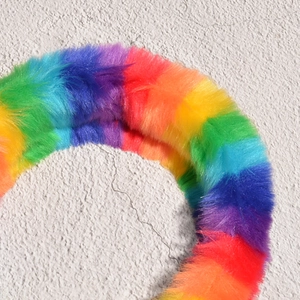 Cerchietto peluche arcobaleno chic con finta pelliccia per accessori capelli alla moda