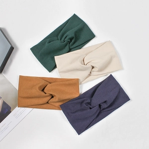 Set di quattro fasce per capelli in maglia intrecciata verde beige marrone e blu