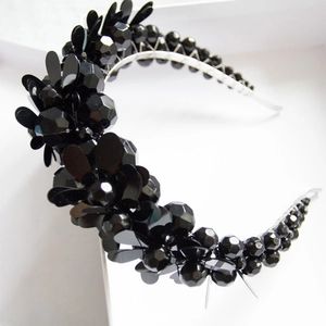 Elegant black beaded headband with sparkling rhinestones for hair accessories