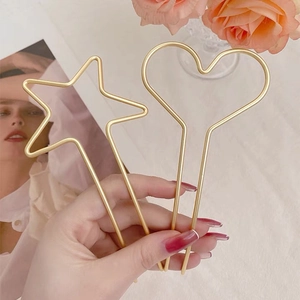 Lot de pics à cheveux minimalistes avec formes étoile et coeur en finition dorée
