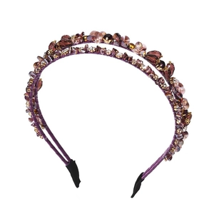Serre-tête double couche en cristal avec perles violettes et fauves pour femmes sur blanc
