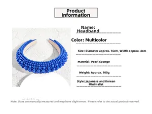 Vue détaillée d'un serre-tête en perles bleues de 16 cm de diamètre et 4 cm de large