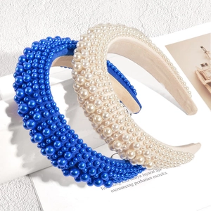 Serre-têtes baroques rembourrés avec perles de tailles variées en bleu roi et beige
