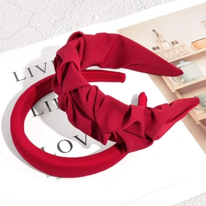 Lot de deux serre-têtes rouges élégants avec modèles rembourrés et plissés torsadés