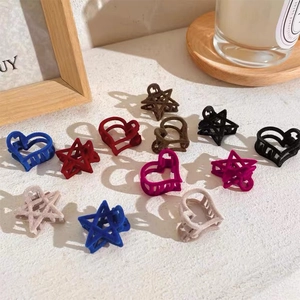 Mini Pinces à Cheveux en Flocage Forme de Cœur et d'Étoile pour Femmes Petites Barrettes en Velours Accessoires Cheveux