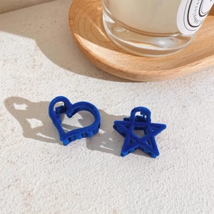 Mini pinces à cheveux cœur et étoile en velours bleu roi pour coiffures latérales élégantes