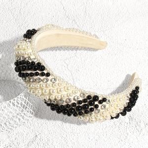 Détails de serre-tête rétro avec perles blanches et strass sur tissu élégant