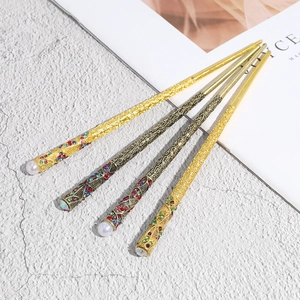 Palillo para el Pelo de Aleación Vintage con Flores y Strass Estilo Chino Tradicional Horquilla con Perla Artificial de Imitación