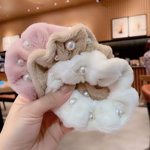 Lot de chouchous en peluche avec perles en rose beige et blanc élégant