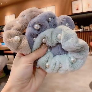 Chouchous élégants en fausse fourrure de lapin avec perles en tons kaki bleu et vert