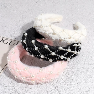 Elegant Plush Faux Fur Artificial Pearl Padded Headband For Women Autumn Winter Sweet Criss Cross Hair Hoop Stylish Hair Accessory