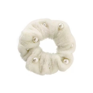 Chouchou élégant en fausse fourrure blanche avec perles accessoire de coiffure