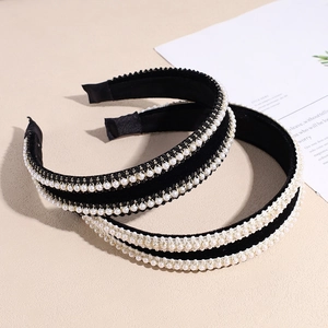 Serre-tête large et élégant en velours noir avec double rangée de perles de style vintage