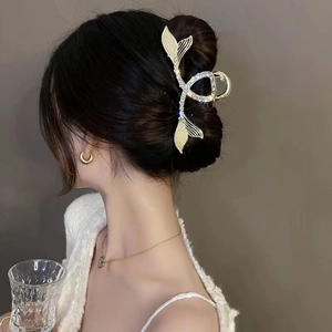 Elegant Korean Fishtail Hair Claw Clip With Rhinestones And Artificial Pearls Gold Metal Shark Clip For Women Hair Accessories