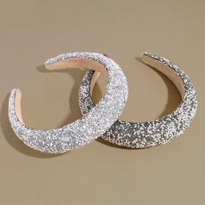 Chic silver pearl padded headband set with velvet lining for a baroque fashion look