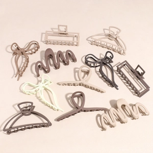 Élégante Pince à Cheveux Nœud Papillon en Métal Mat Évidé Pince Requin Mode Accessoires de Coiffure pour Femmes Quotidien