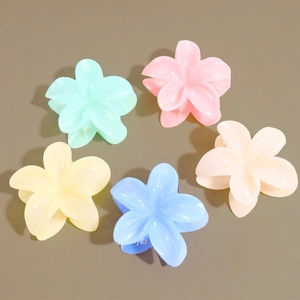 Pince à Cheveux Élégante Forme de Fleur de Plumeria pour Femmes Pince Requin en Résine Couleur Macaron Accessoire Cheveux
